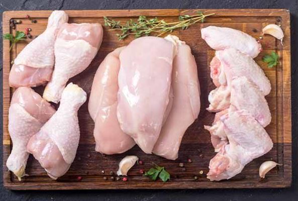 اشتباهات خطرناک در هنگام طبخ مرغ و شستشو